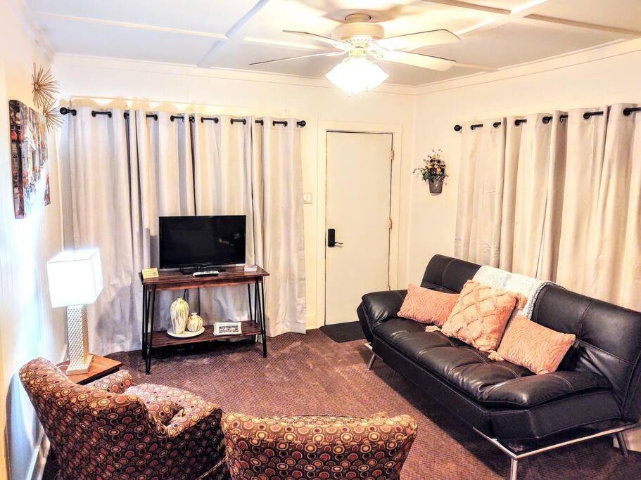 #05 - Lakefront Two Bedroom Cottage- Pet Friendly Хот Спрингс Екстериор снимка